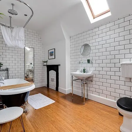 Luxury 2 Bed Apartment In The Heart Of Chester Exterior photo