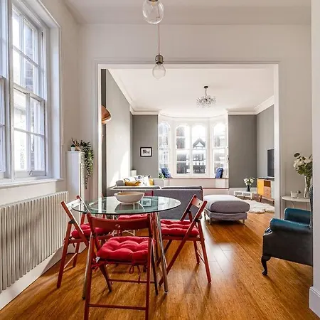 Luxury 2 Bed Apartment In The Heart Of Chester Exterior photo